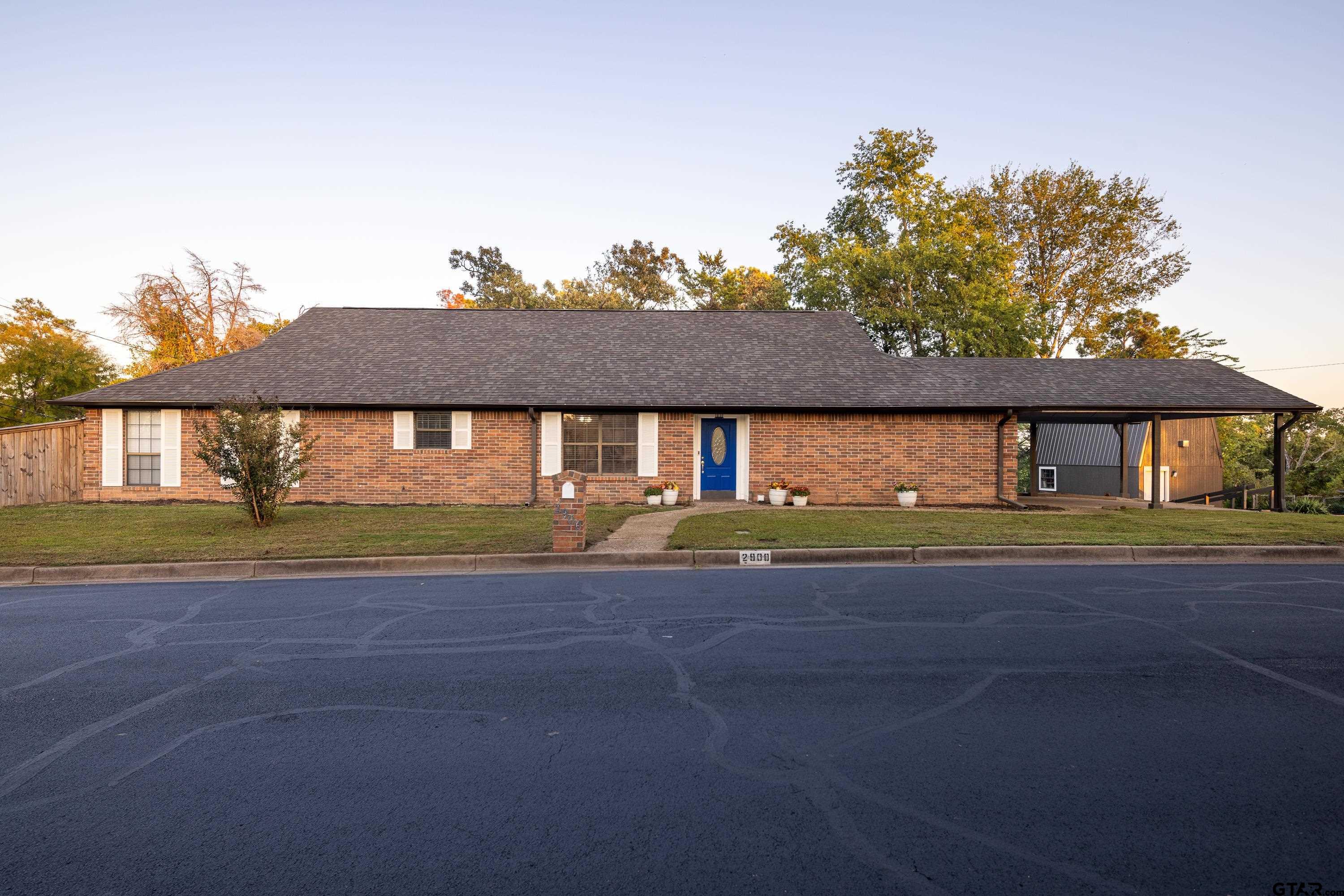 2900 West Azalea Drive Tyler, TX 75701 - Photo 2 of 37