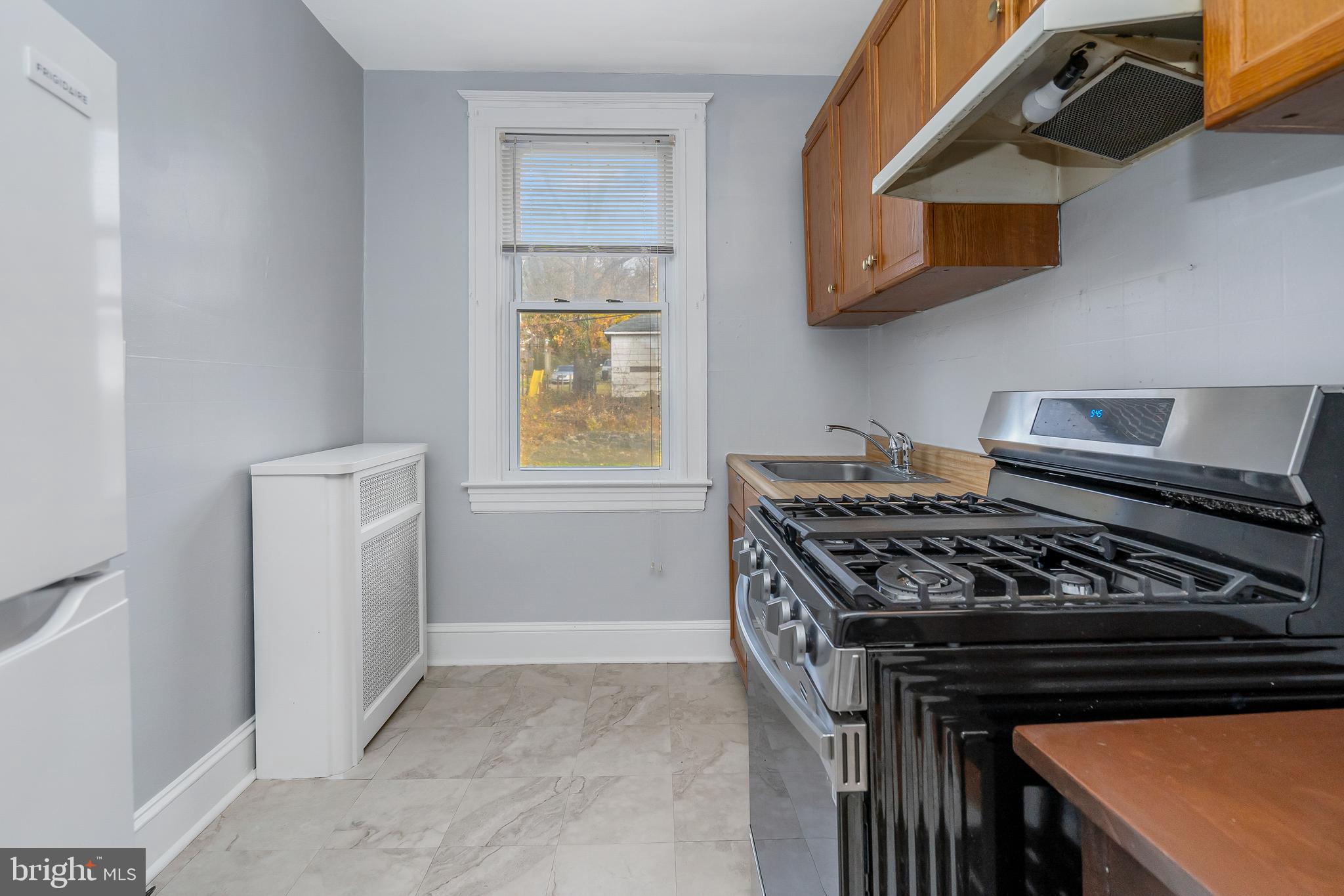 2311 Monticello Road Baltimore, MD 21216 - Photo 23 of 39 Prepare and Cook your Gourmet Meals Here