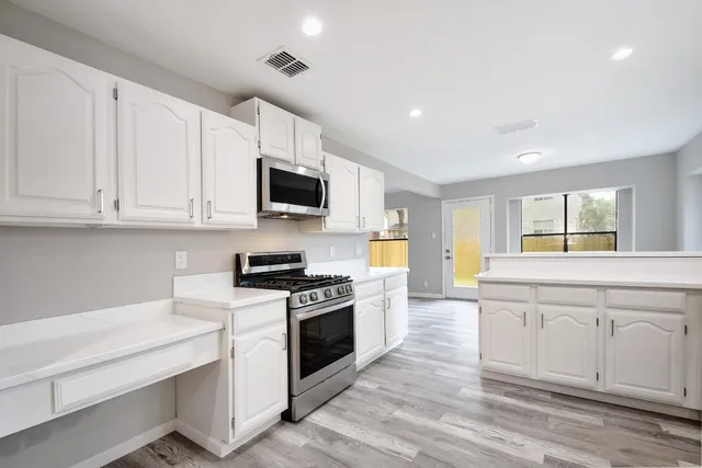 $2,250 | 14926 Eminence, San Antonio, TX 78248