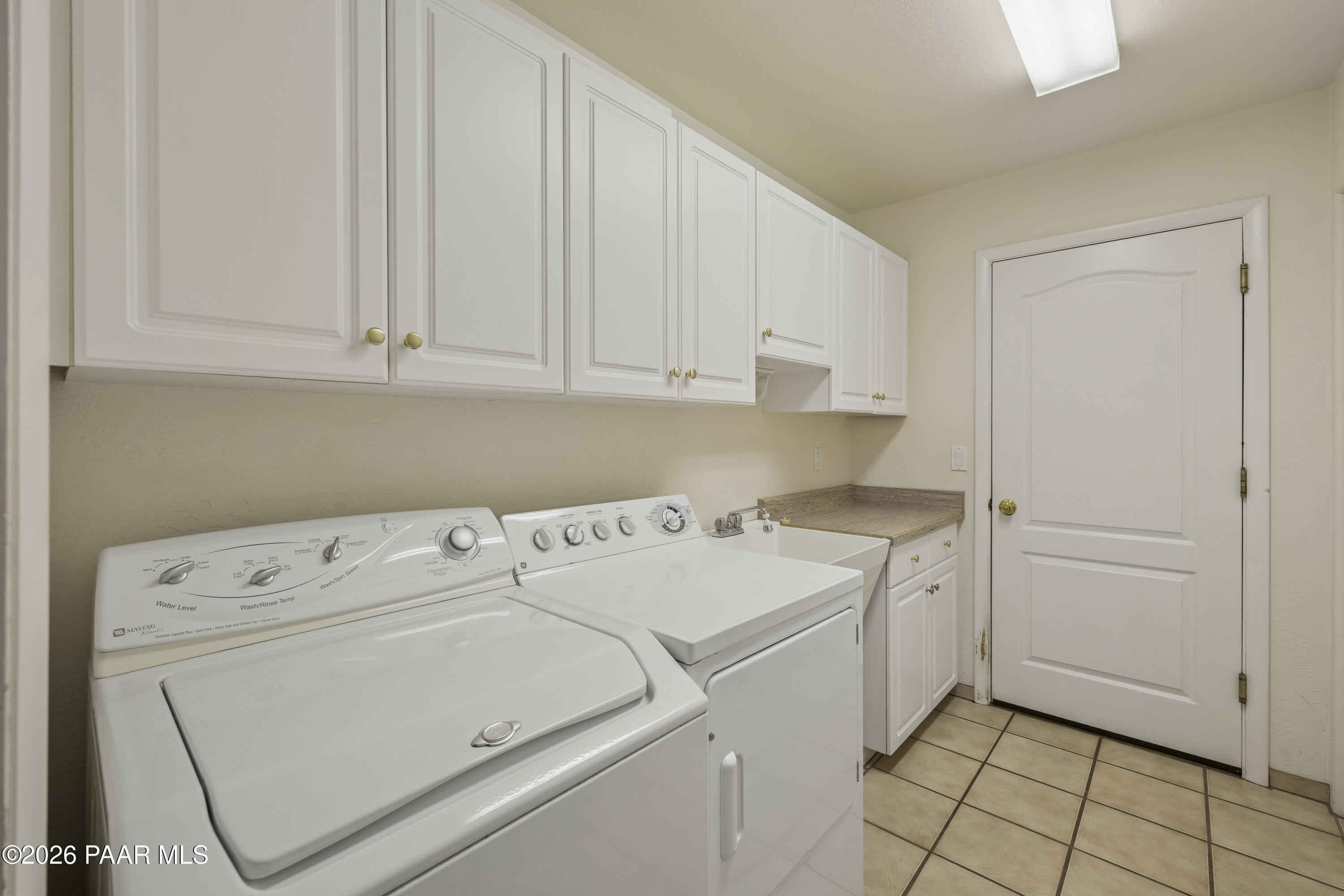 1891 Meadowridge Road Prescott, AZ 86305 - Photo 17 of 50 106-Laundry