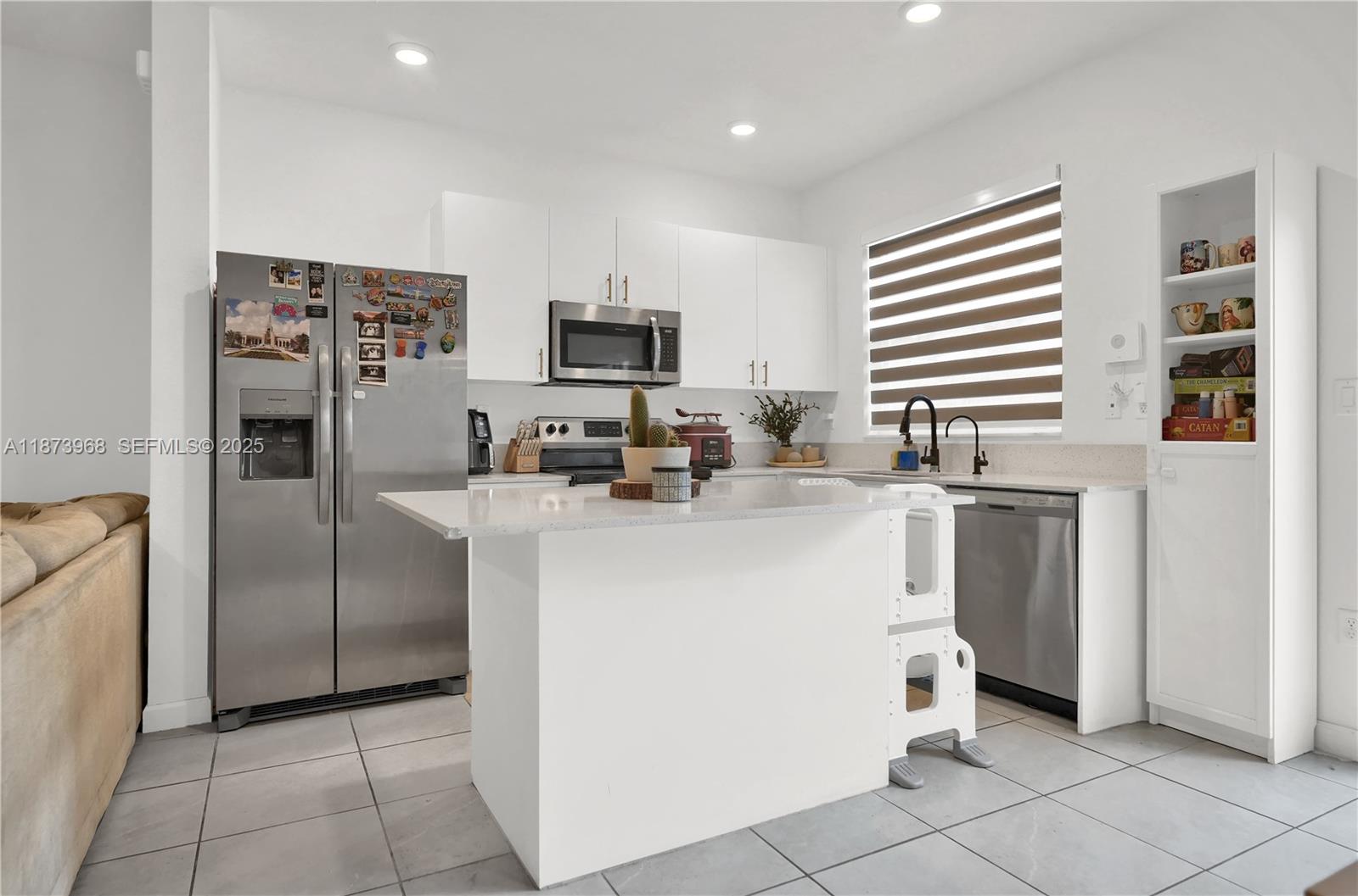 16312 Southwest 291st Street Homestead, FL 33033 - Photo 8 of 23