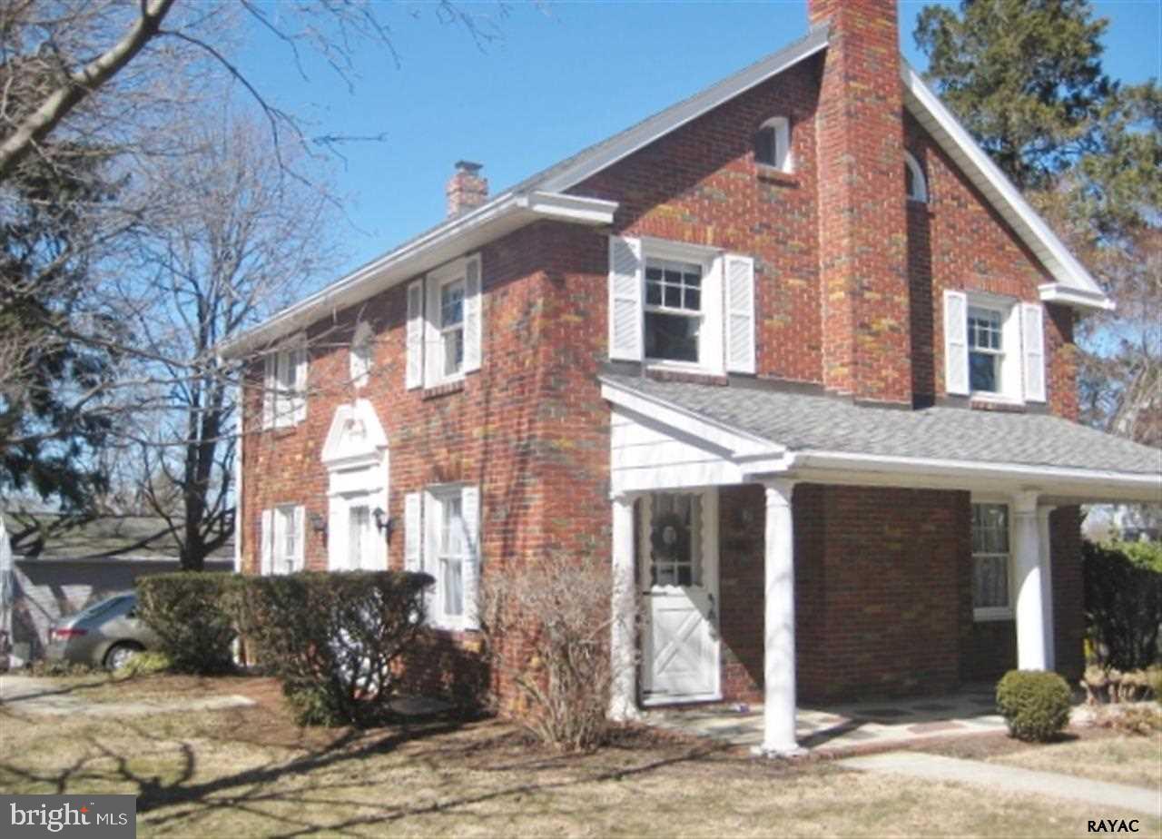 303 Creston Road York, PA 17403 - Photo 1 of 23 Gallery Image 1