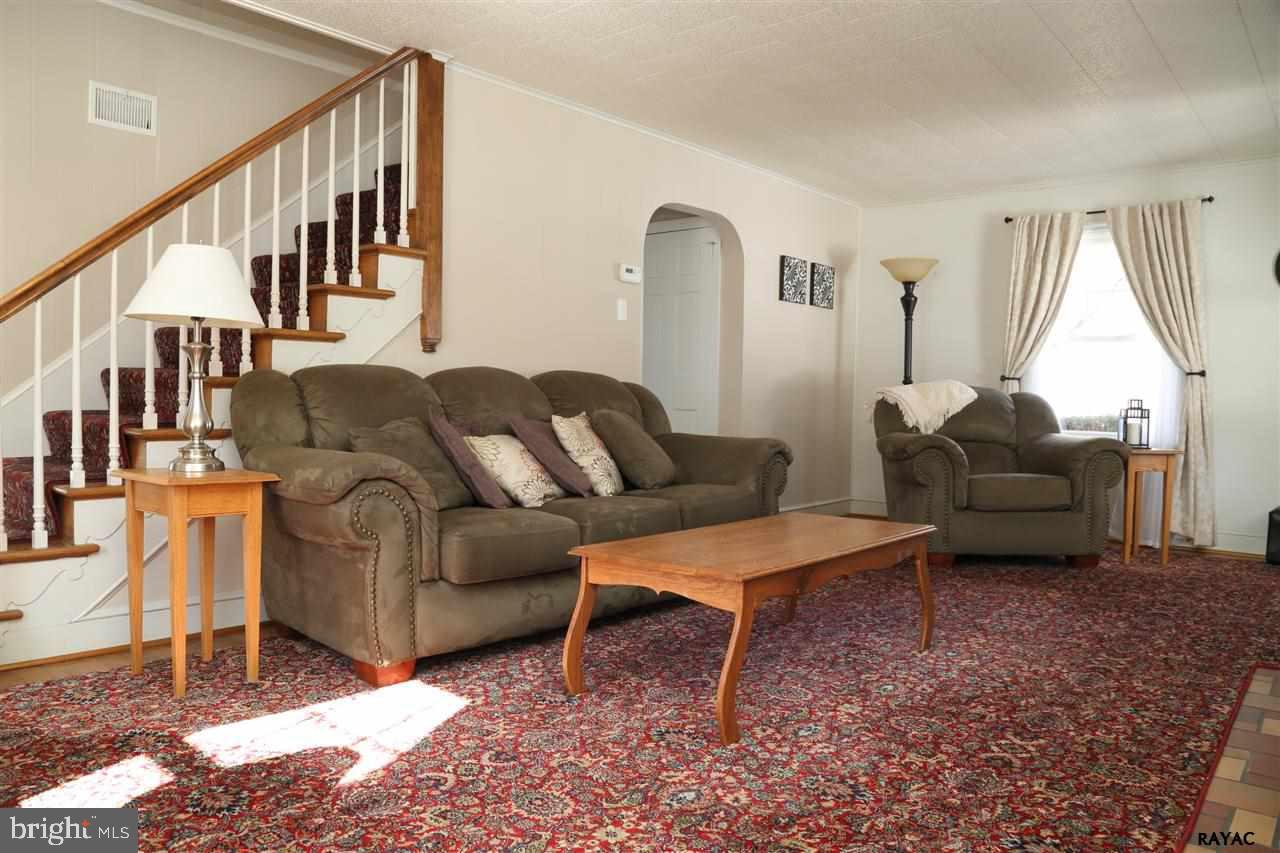 303 Creston Road York, PA 17403 - Photo 12 of 23 Gallery Image 12