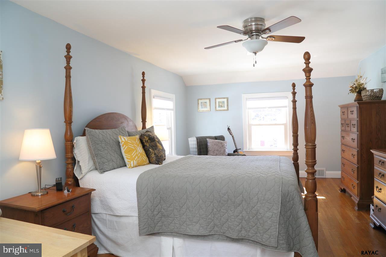 303 Creston Road York, PA 17403 - Photo 13 of 23 Gallery Image 13