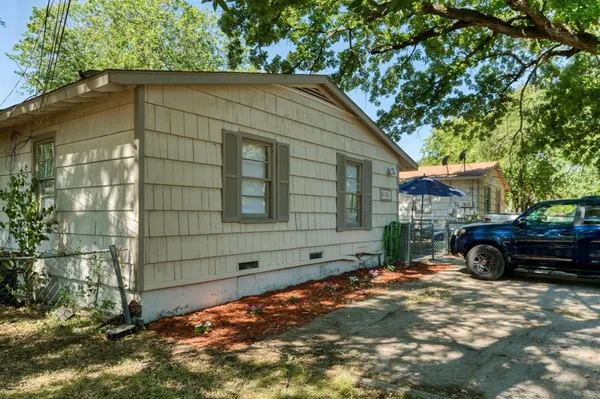 $950 | 6161 Brocks Lane, Unit A, Fort Worth, TX 76114