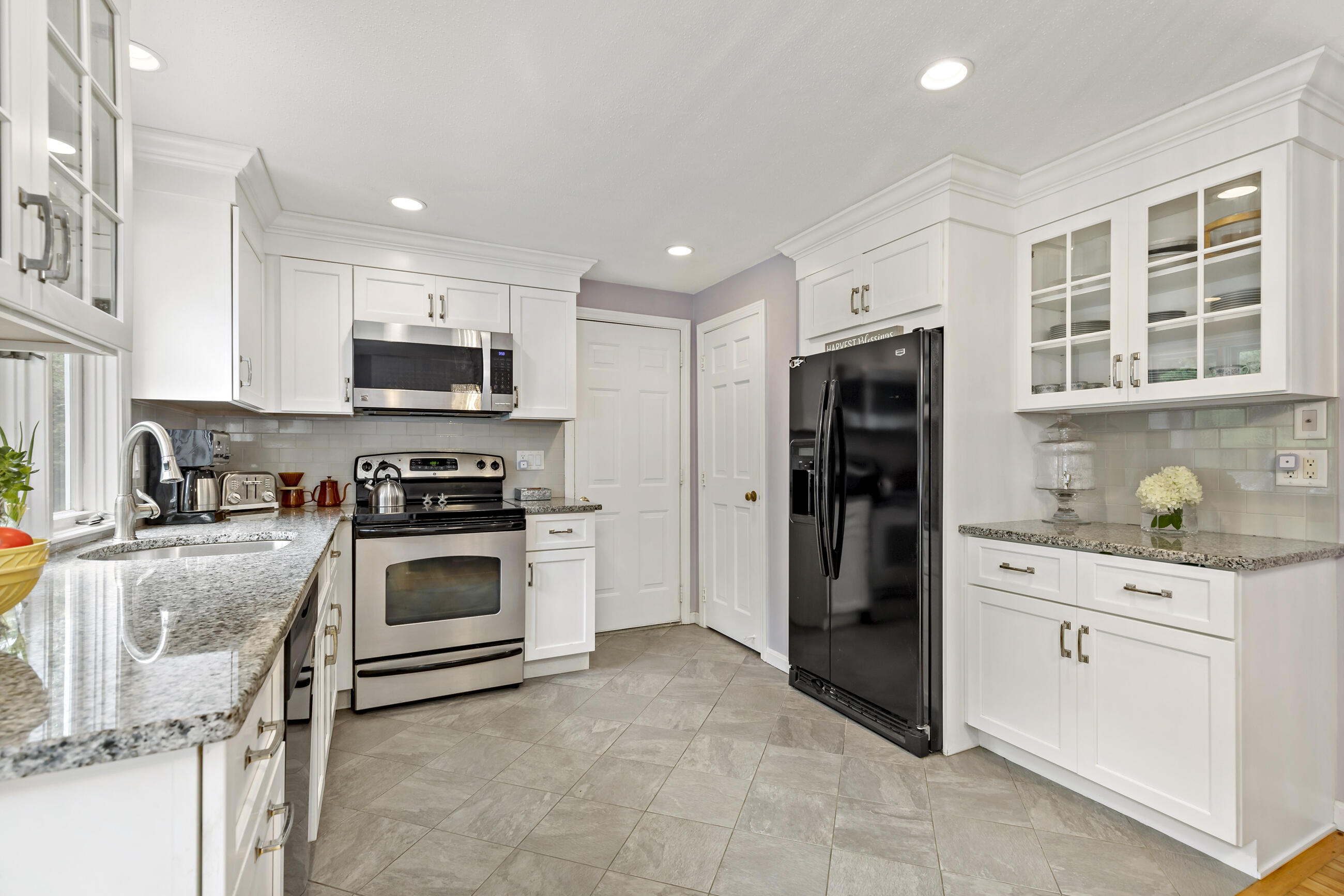 11 Sarah Lawrence Road Sandwich, MA 02563 - Photo 10 of 34 28