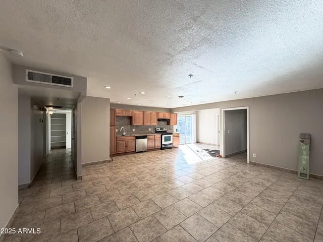 $3,500 | 6301 West Earll Drive, Phoenix, AZ 85033