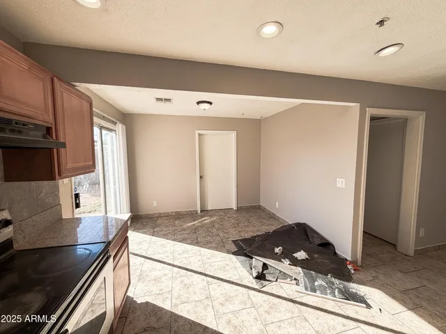 $3,500 | 6301 West Earll Drive, Phoenix, AZ 85033