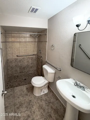 $3,500 | 6301 West Earll Drive, Phoenix, AZ 85033