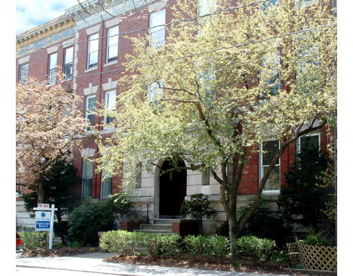 22 Parkway Road, Unit 2 22 Brookline, MA 02445 - Photo 1 of 1 Gallery Image 1
