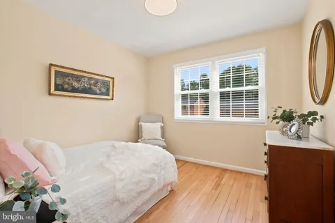 $900,000 | 4509 Clearbrook Lane, Kensington, MD 20895