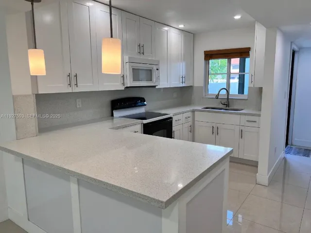 $2,500 | 6231 Southwest 138th Court, Unit G, Miami, FL 33183