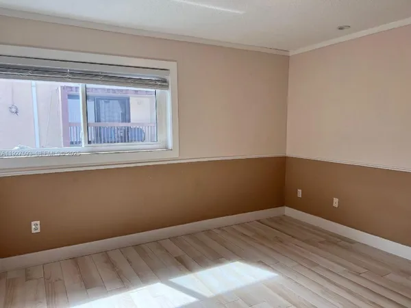 a view of empty room with window