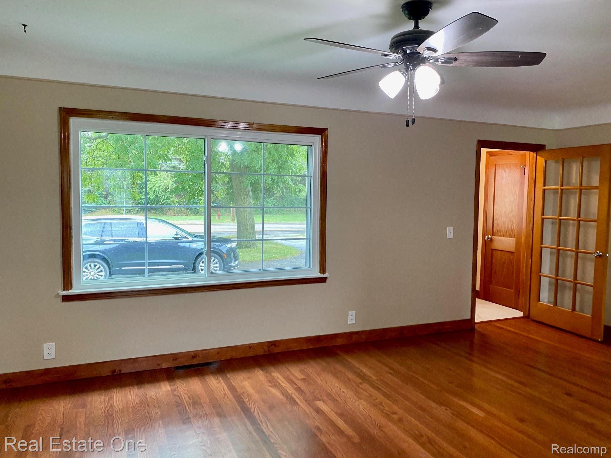 1731 East Wattles Road Troy, MI 48085 - Photo 2 of 17 WATTLES 6.jpg