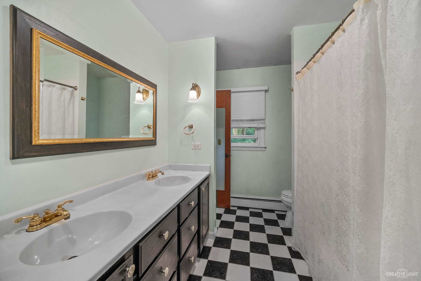 29W435 Lee Road West Chicago, IL 60185 - Photo 11 of 25 Gallery Image 11