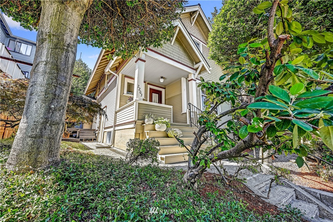 2203 North 65th Street Seattle, WA 98103 - Photo 2 of 19 Gallery Image 2