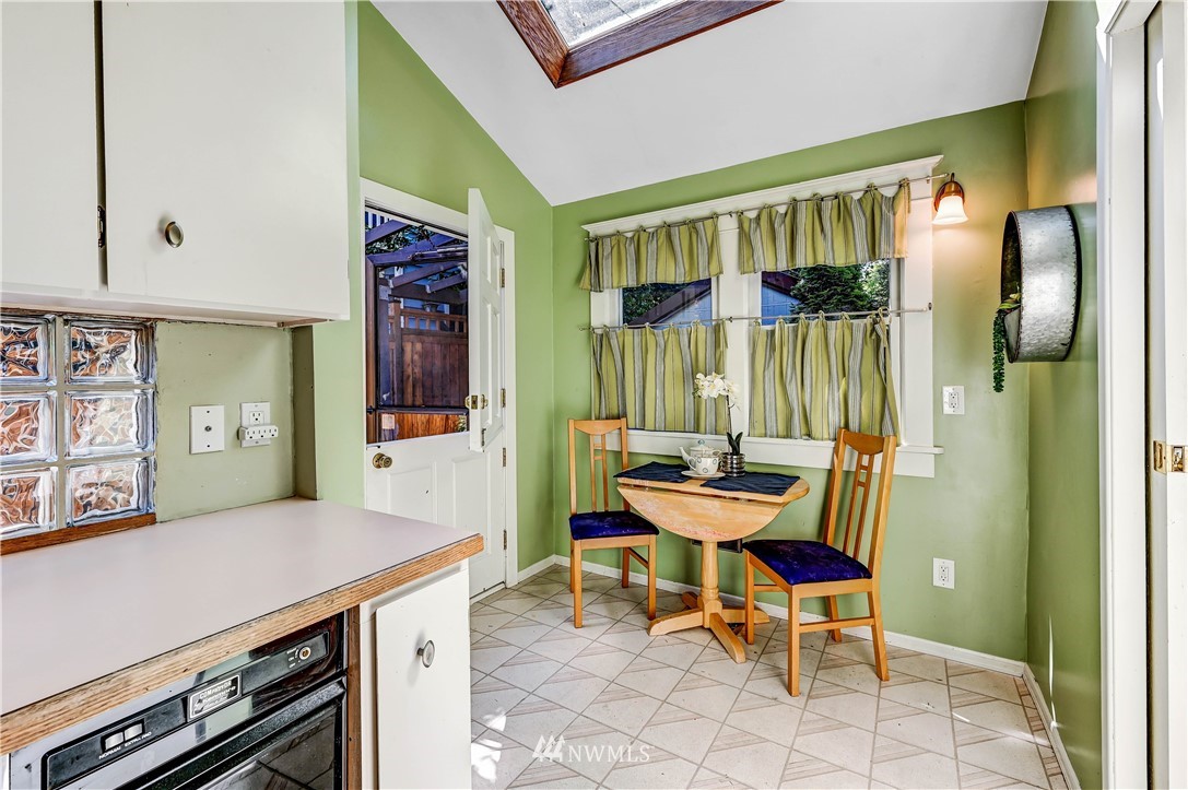 2203 North 65th Street Seattle, WA 98103 - Photo 13 of 19 Gallery Image 13