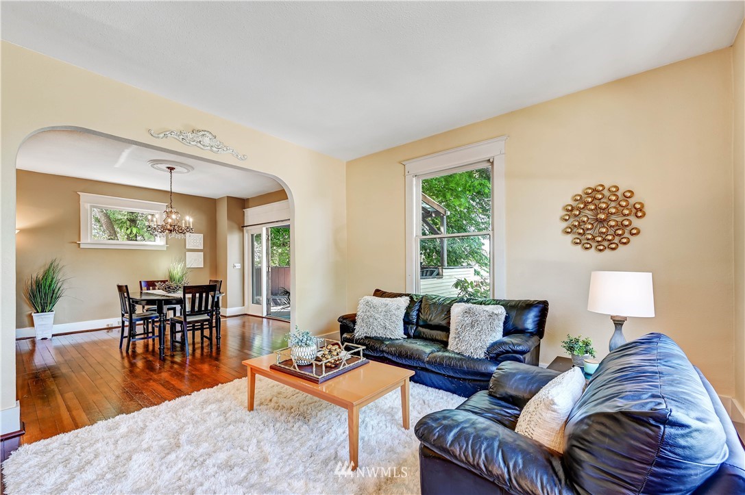 2203 North 65th Street Seattle, WA 98103 - Photo 4 of 19 Gallery Image 4