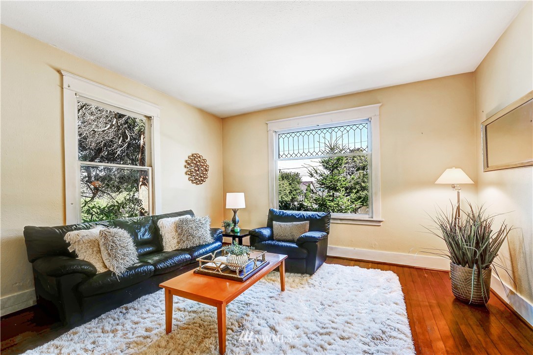 2203 North 65th Street Seattle, WA 98103 - Photo 5 of 19 Gallery Image 5