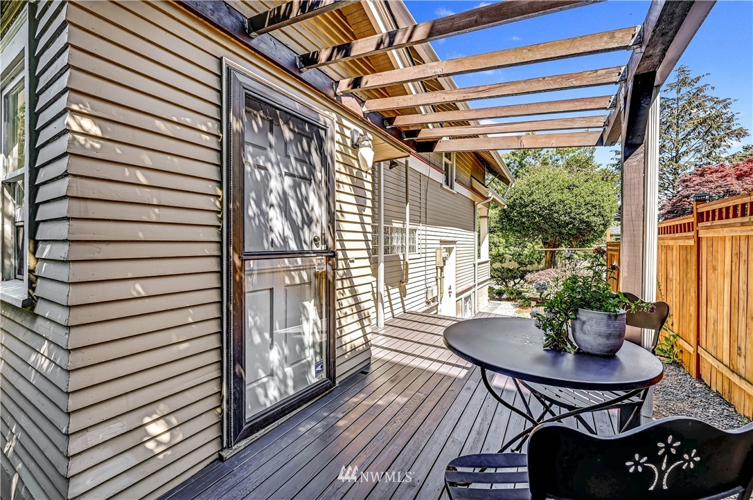 2203 North 65th Street Seattle, WA 98103 - Photo 9 of 19 Gallery Image 9
