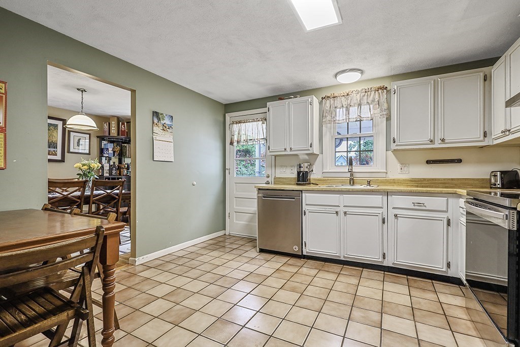 6 Phelps Road Framingham, MA 01702 - Photo 14 of 33 Gallery Image 14