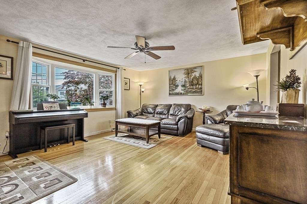 6 Phelps Road Framingham, MA 01702 - Photo 4 of 33 Gallery Image 4