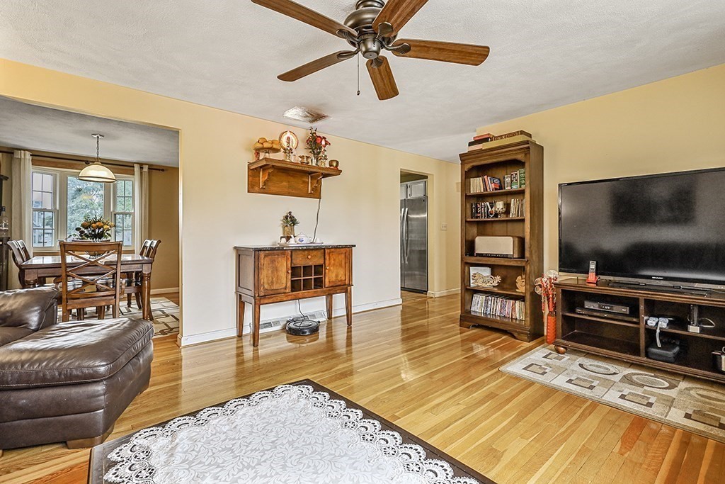 6 Phelps Road Framingham, MA 01702 - Photo 8 of 33 Gallery Image 8