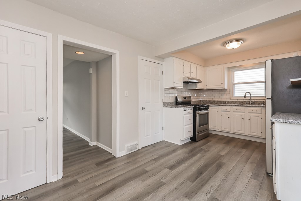 27834 Knickerbocker Road Bay Village, OH 44140 - Photo 7 of 23 Gallery Image 7