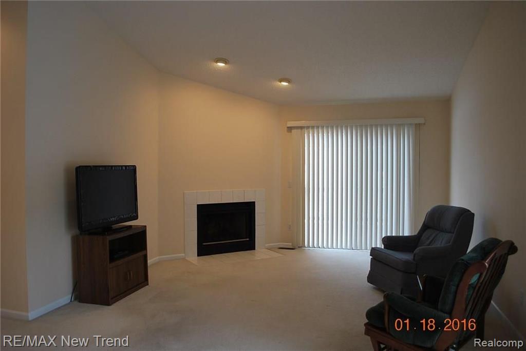 21685 River Ridge Trail Farmington Hills, MI 48335 - Photo 6 of 13
