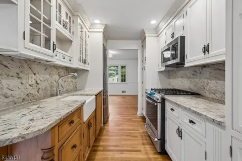 $465,000 | 46 Pembroke Drive, Mendham, NJ 07945