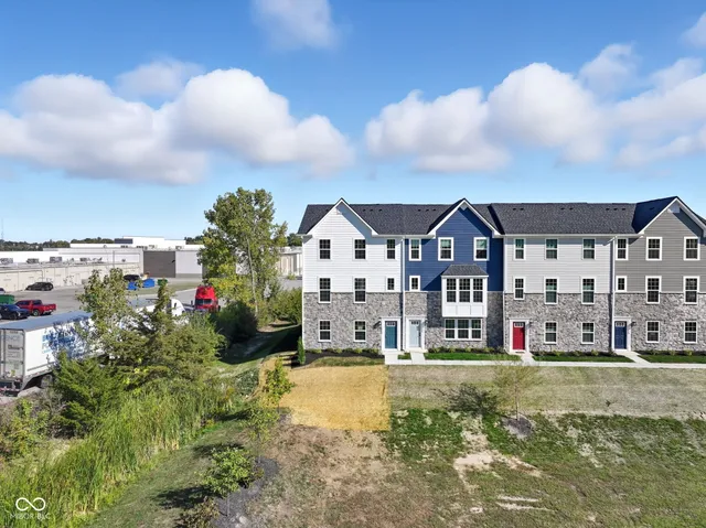 $324,900 | 7643 Sagamore Drive, Brownsburg, IN 46112