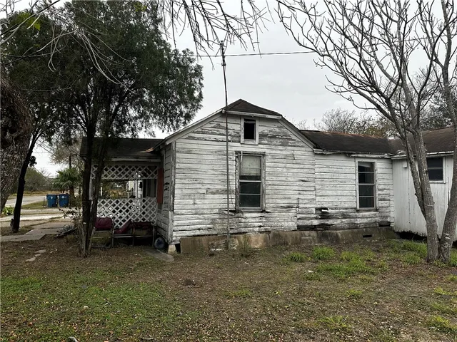 $26,000 | 516 Frances Street, Bishop, TX 78343