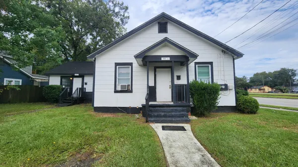 $1,300 | 1902 Iris Street, Unit A, North Charleston, SC 29405