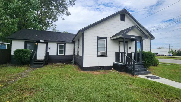 $1,300 | 1902 Iris Street, Unit A, North Charleston, SC 29405