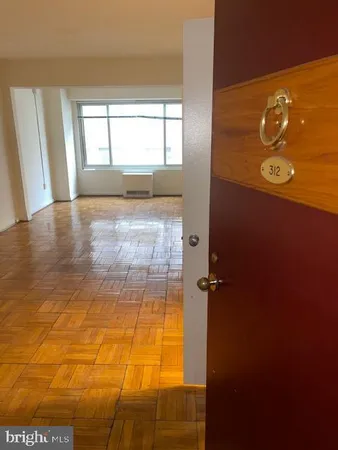 $1,545 | 1727 Massachusetts Avenue Northwest, Unit 312, Washington, DC 20036