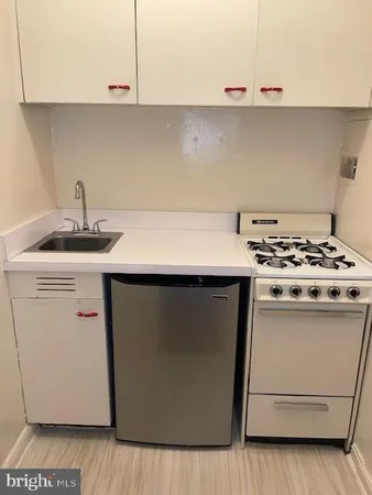 $1,545 | 1727 Massachusetts Avenue Northwest, Unit 312, Washington, DC 20036