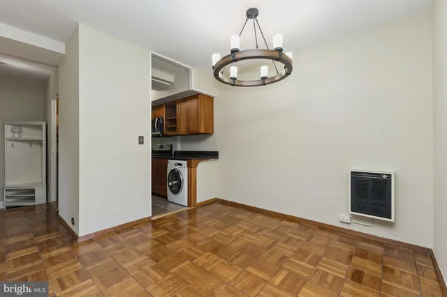 a view of a livingroom with furniture
