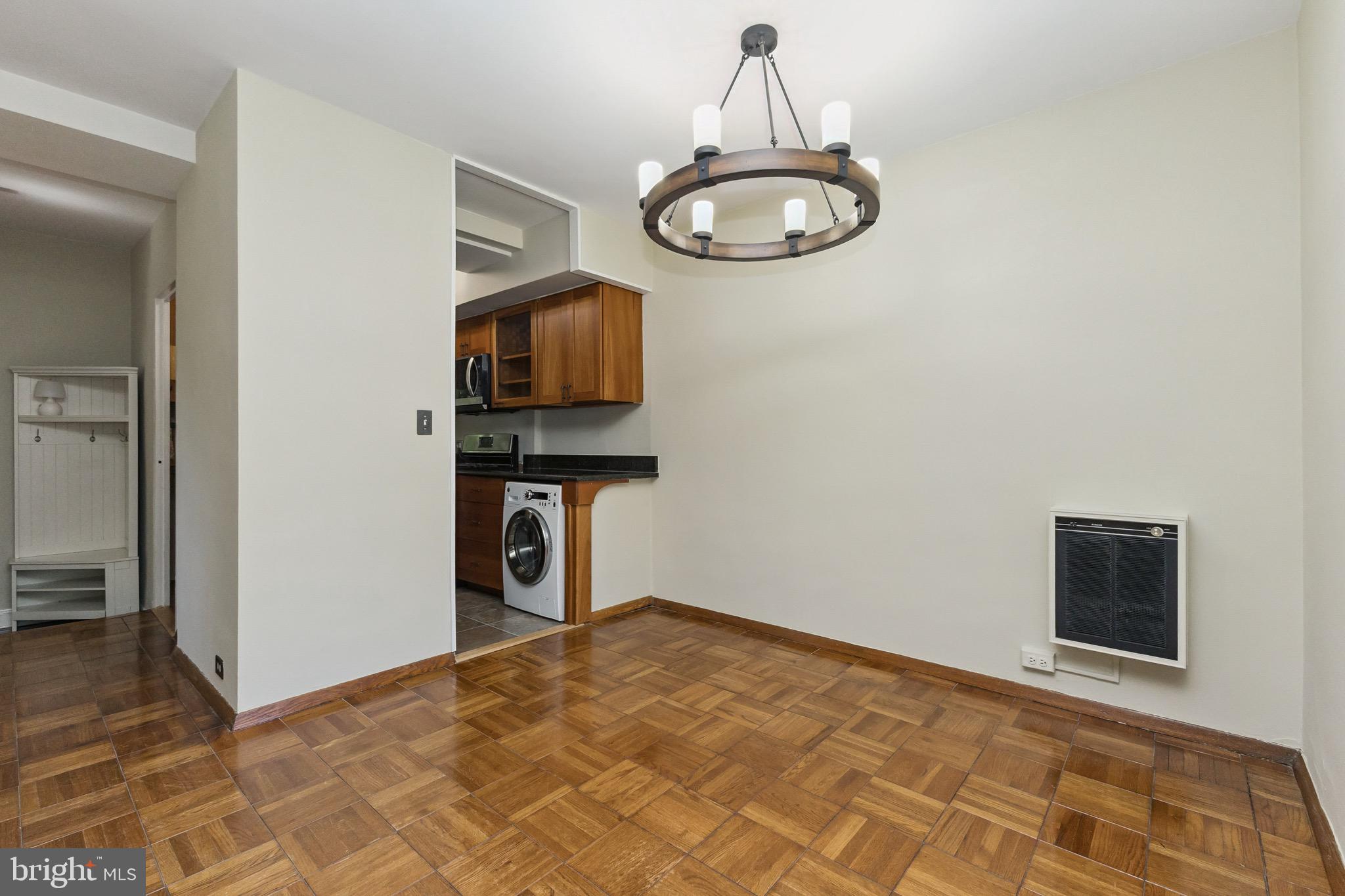 1609 Preston Road Alexandria, VA 22302 - Photo 14 of 34 a view of a livingroom with furniture