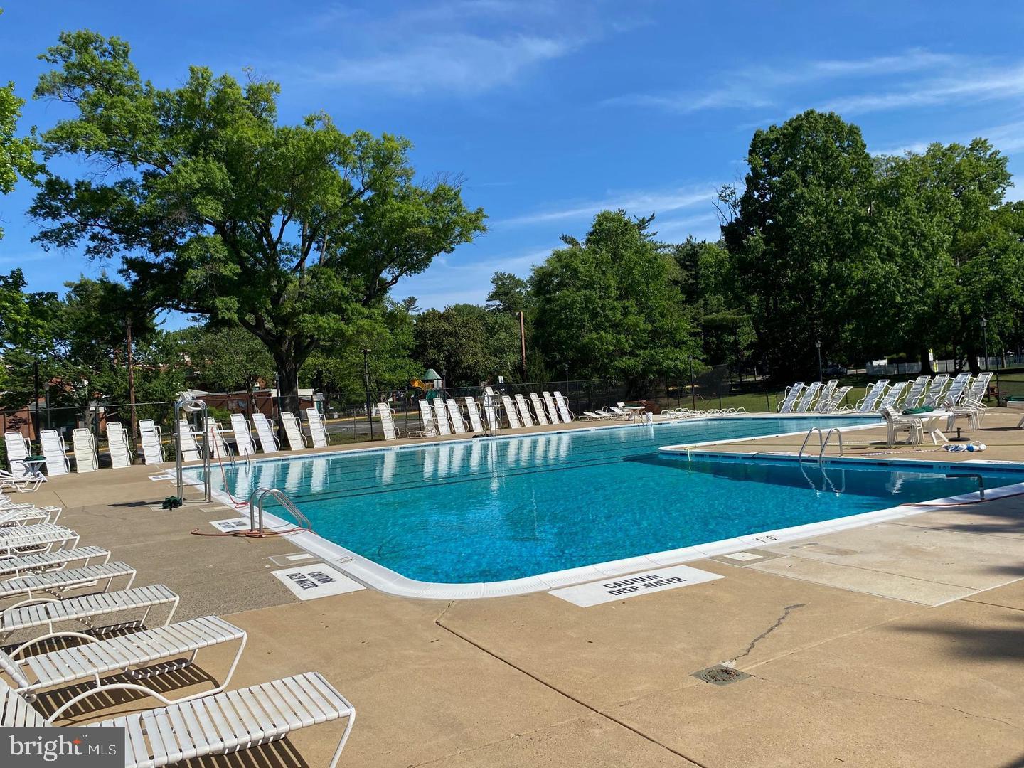 1609 Preston Road Alexandria, VA 22302 - Photo 33 of 34 a view of a swimming pool with an outdoor space