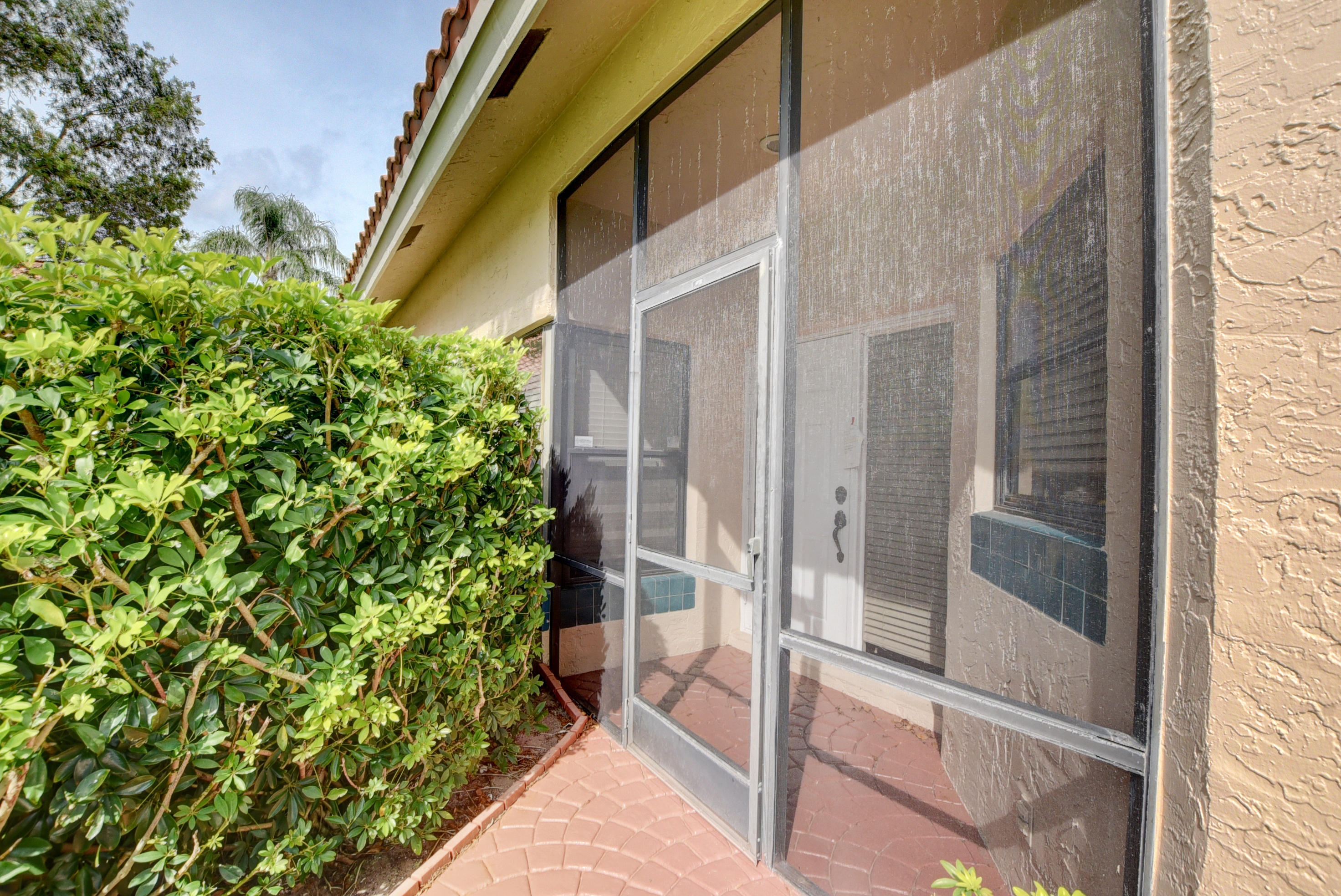 22667 Meridiana Drive Boca Raton, FL 33433 - Photo 4 of 40 04_ebf_0591and4more