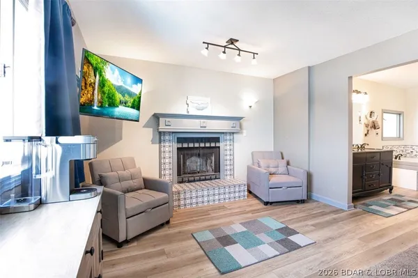 $947,900 | 472 Jupiter Road, Camdenton, MO 65020