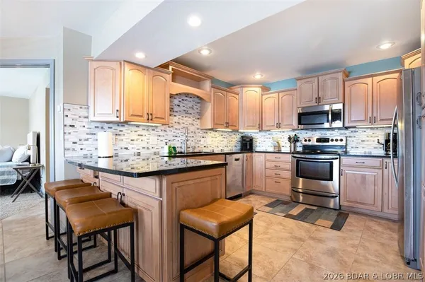 $947,900 | 472 Jupiter Road, Camdenton, MO 65020