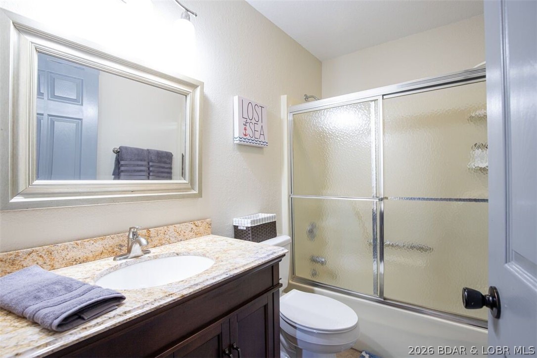 472 Jupiter Road Camdenton, MO 65020 - Photo 44 of 59 Guest Bath sits on entry level with the other two