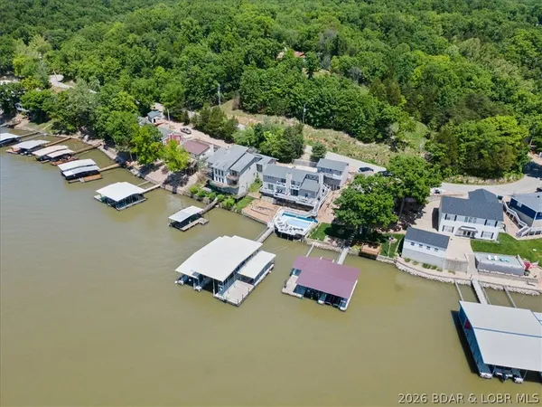 $947,900 | 472 Jupiter Road, Camdenton, MO 65020