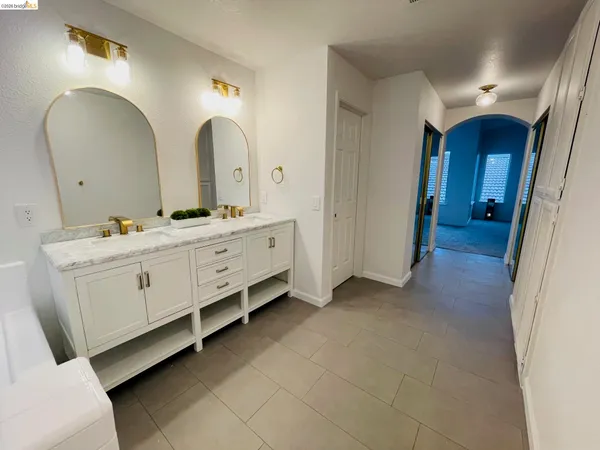 a view of entry way