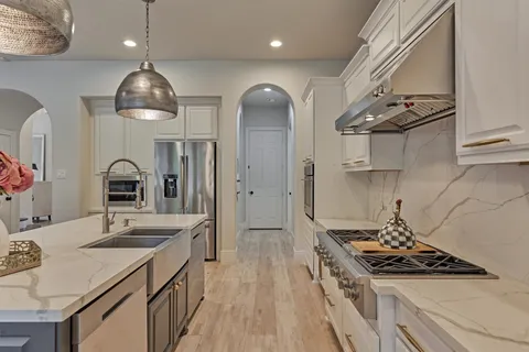 $1,185,000 | 134 Monterrey Bend, Montgomery, TX 77316