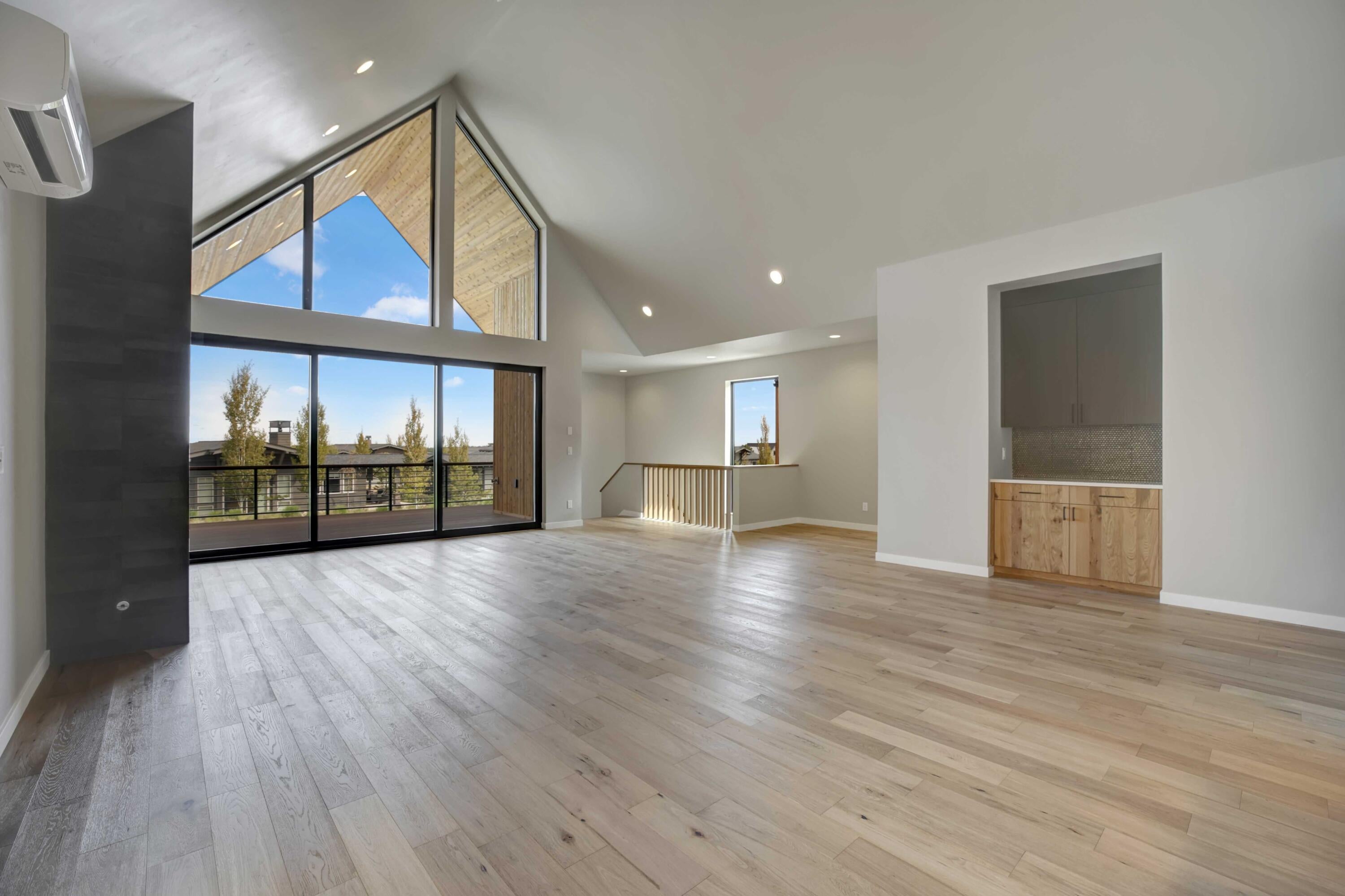 19314 Outrider Loop Bend, OR 97702 - Photo 9 of 47 Open, spacious floorpan.