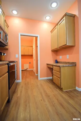 $349,000 | 18562 East Hill Street, Mount Vernon, IL 62864