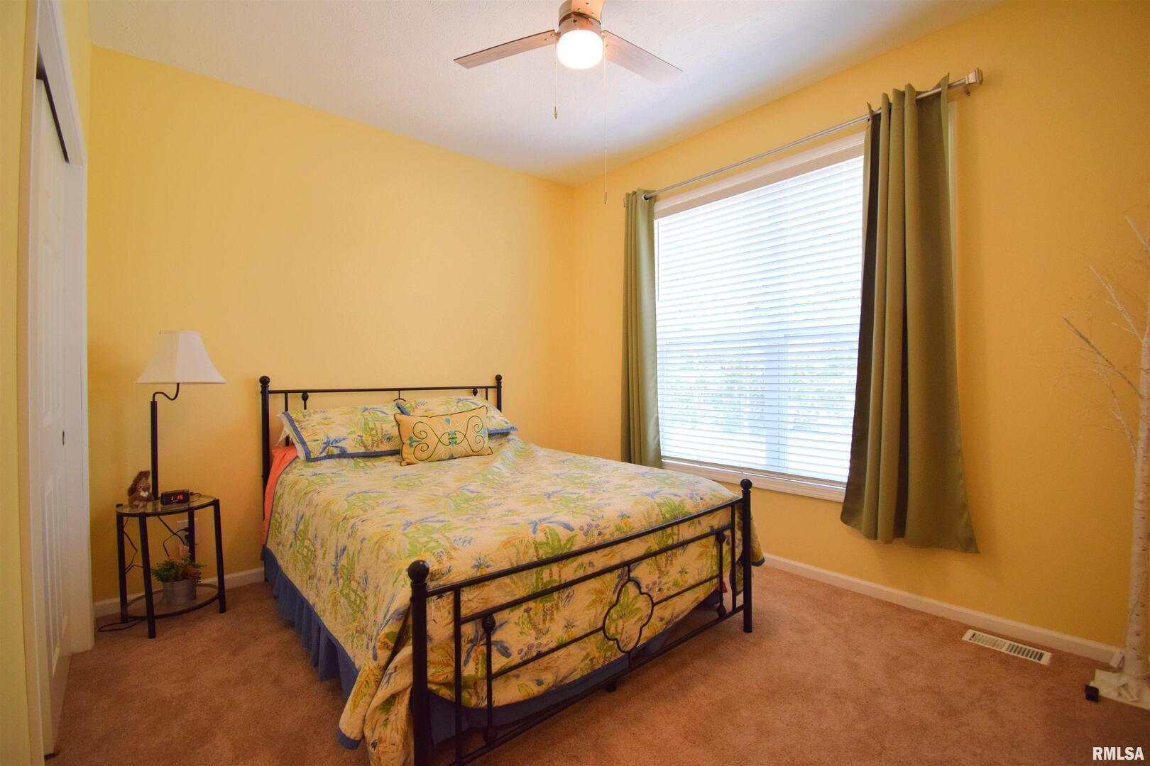 18562 East Hill Street Mount Vernon, IL 62864 - Photo 25 of 33