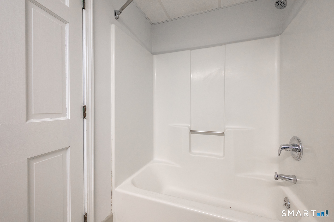 1030 Federal Road, Unit 301 Brookfield, CT 06804 - Photo 16 of 19
